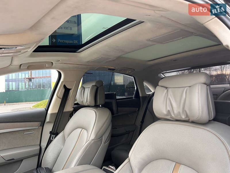 Седан Audi A8 2013 в Киеве