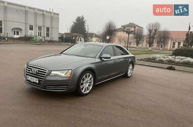 Седан Audi A8 2014 в Коростене