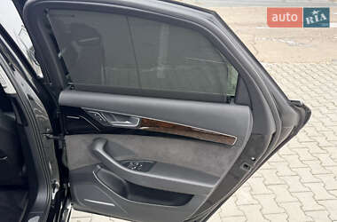 Седан Audi A8 2014 в Львове