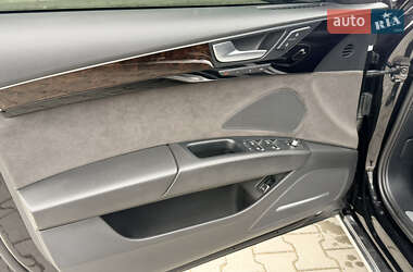 Седан Audi A8 2014 в Львове