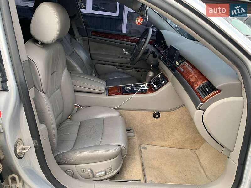 Седан Audi A8 2003 в Коломые