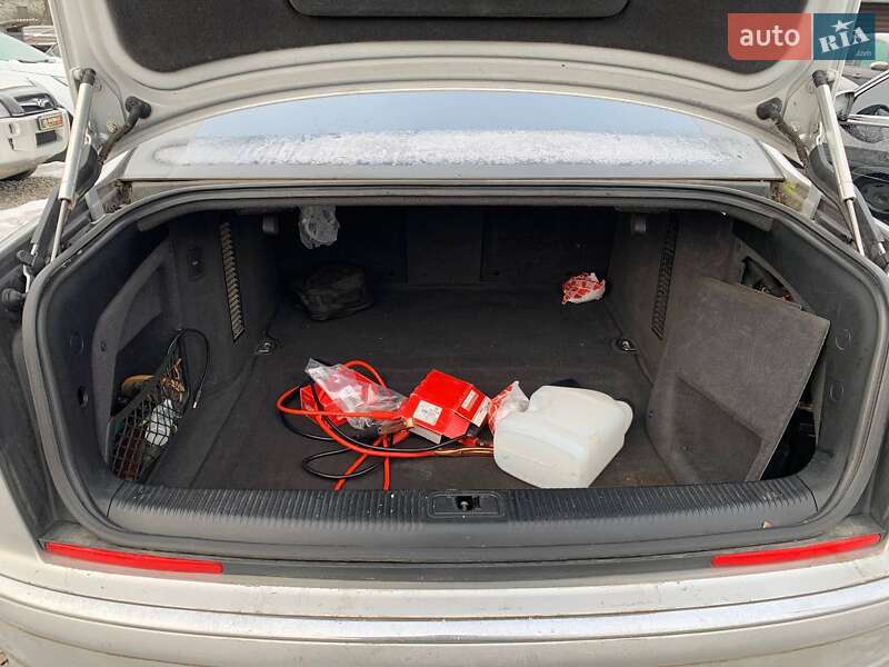 Седан Audi A8 2003 в Коломые