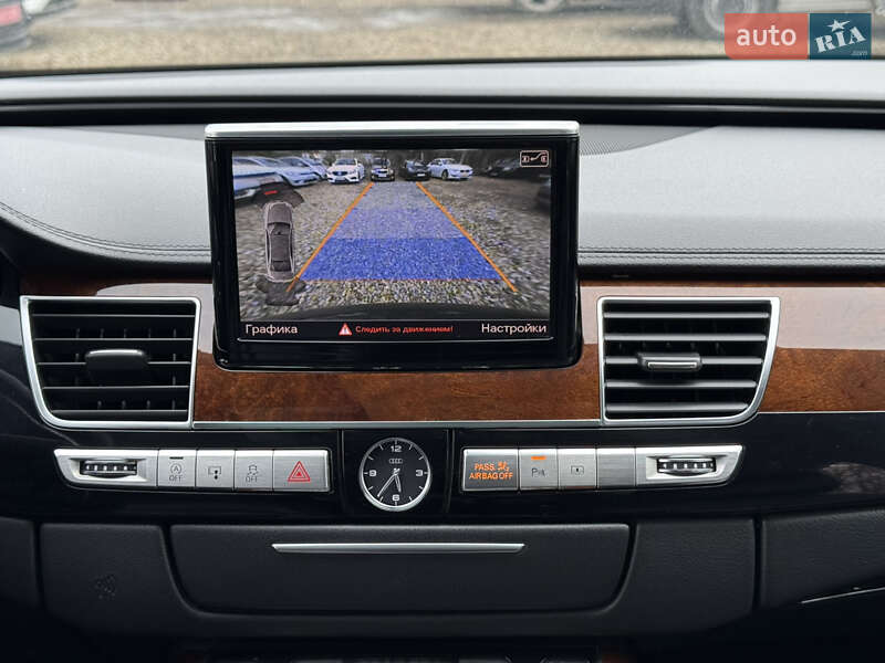 Седан Audi A8 2012 в Черновцах