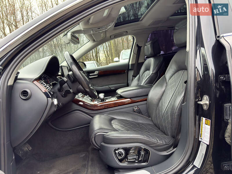 Седан Audi A8 2012 в Черновцах
