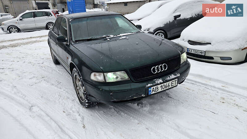 Седан Audi A8 1995 в Киеве