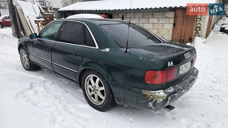 Седан Audi A8 1995 в Киеве