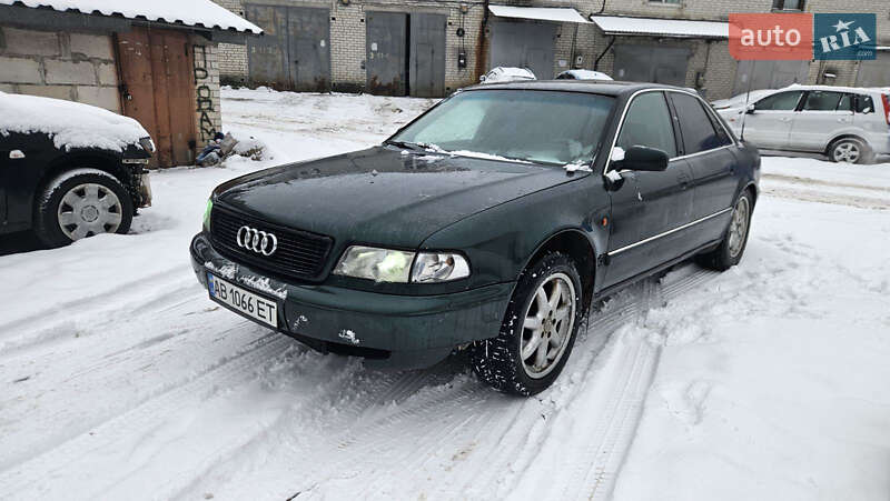 Седан Audi A8 1995 в Киеве
