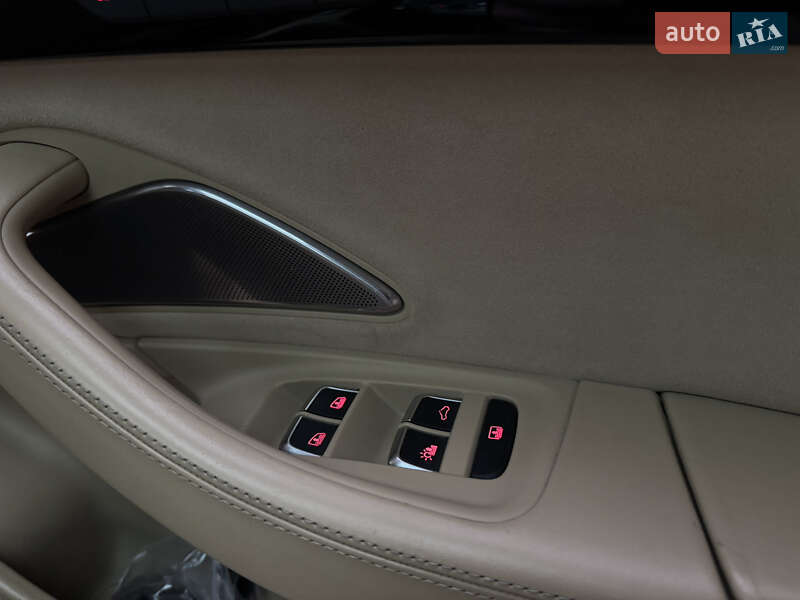 Седан Audi A8 2011 в Буковеле фото 66 Седан Audi A8 2011 в Буковеле