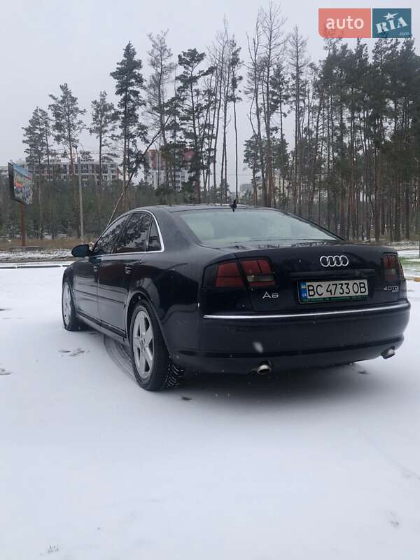 Седан Audi A8 2004 в Буче
