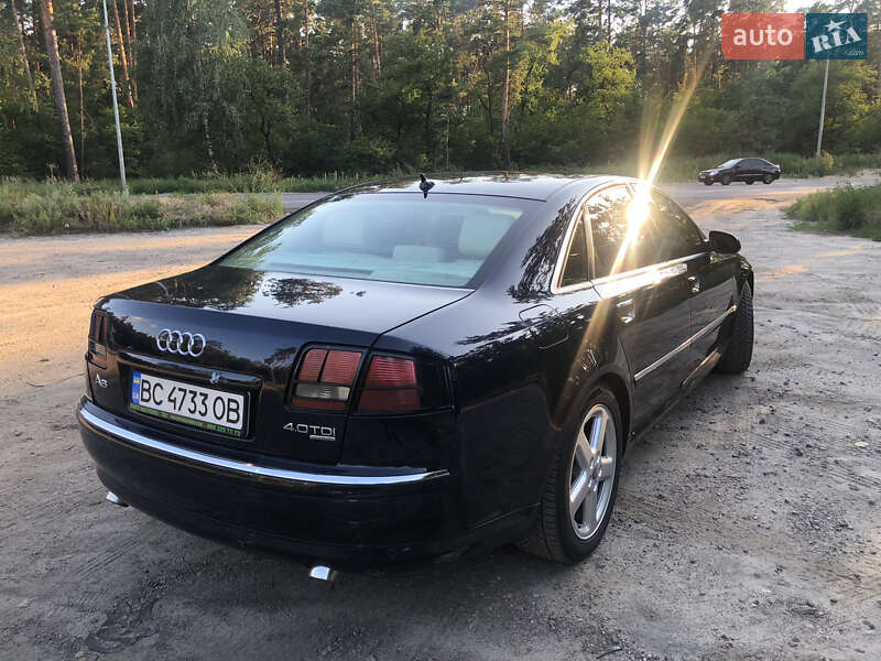 Седан Audi A8 2004 в Буче