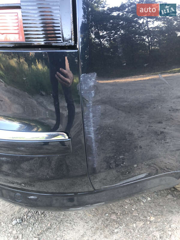 Седан Audi A8 2004 в Буче