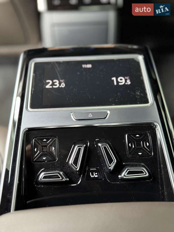 Седан Audi A8 2021 в Івано-Франківську