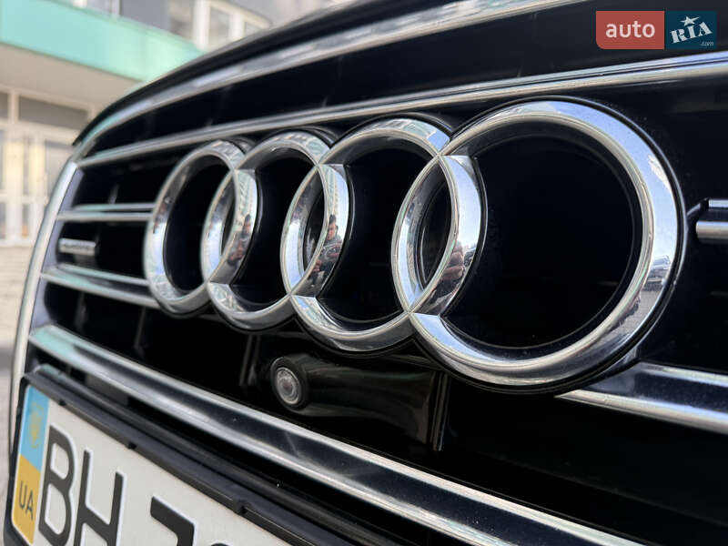 Седан Audi A8 2012 в Одессе