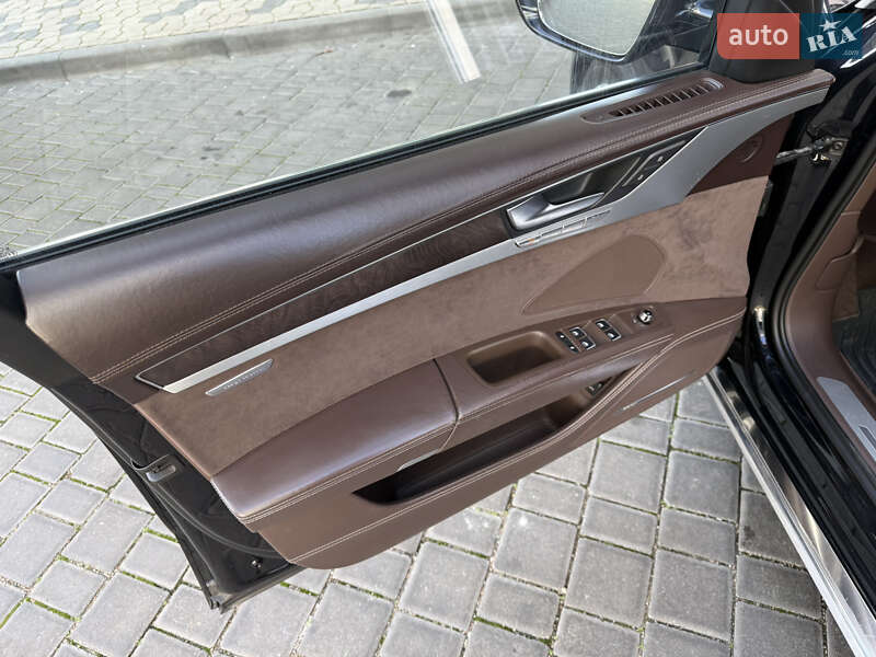 Седан Audi A8 2012 в Одессе