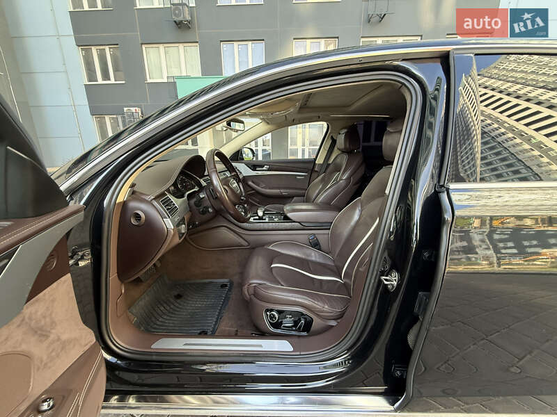 Седан Audi A8 2012 в Одессе