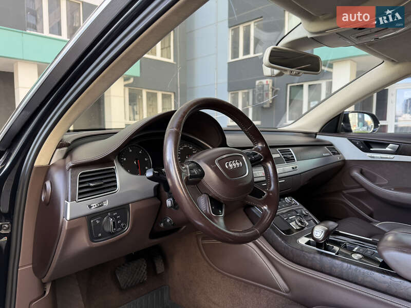 Седан Audi A8 2012 в Одессе
