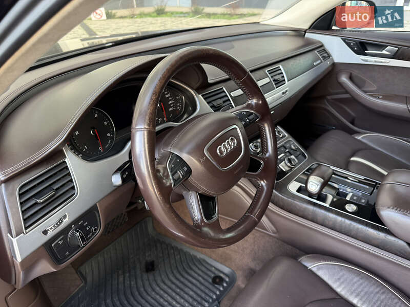 Седан Audi A8 2012 в Одессе