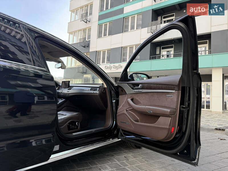 Седан Audi A8 2012 в Одессе