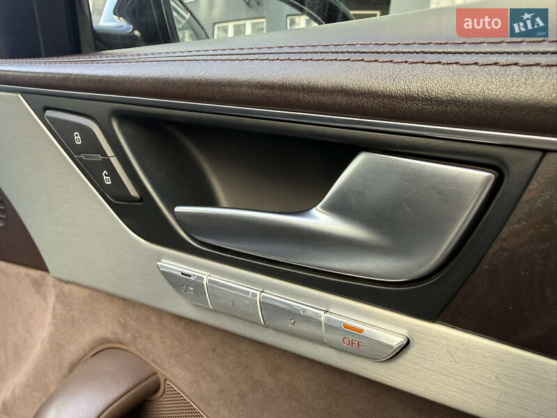 Седан Audi A8 2012 в Одессе