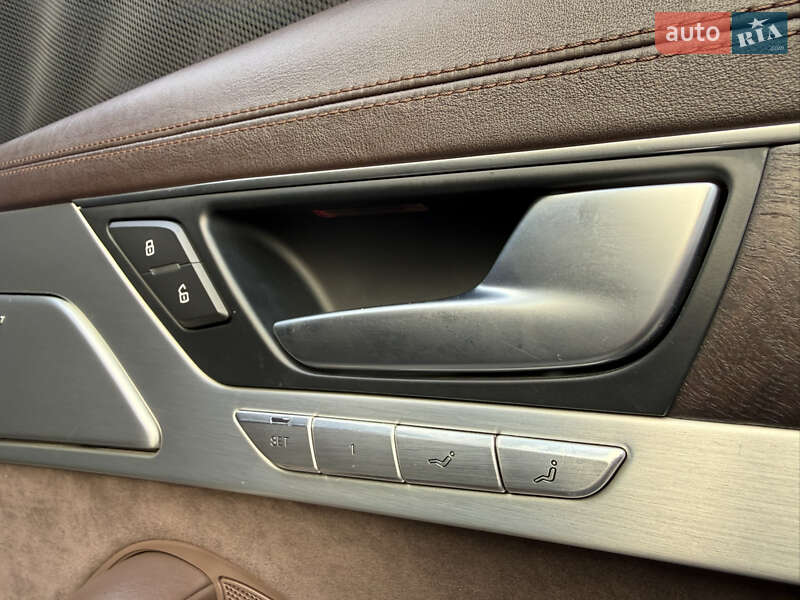 Седан Audi A8 2012 в Одессе