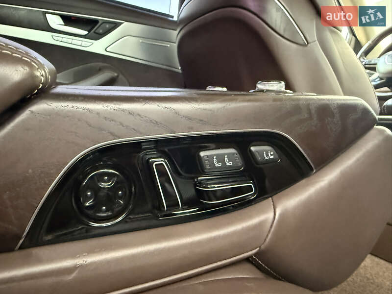 Седан Audi A8 2012 в Одессе
