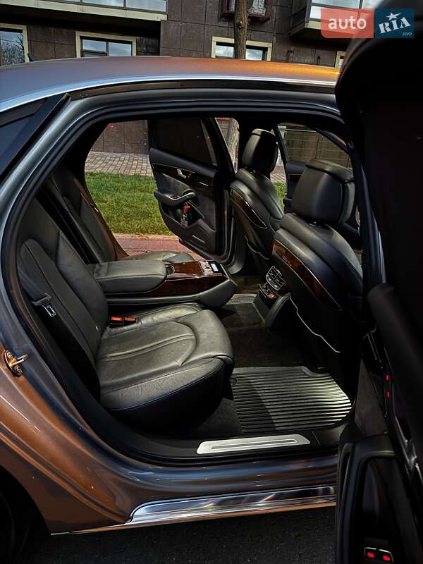 Седан Audi A8 2013 в Одессе