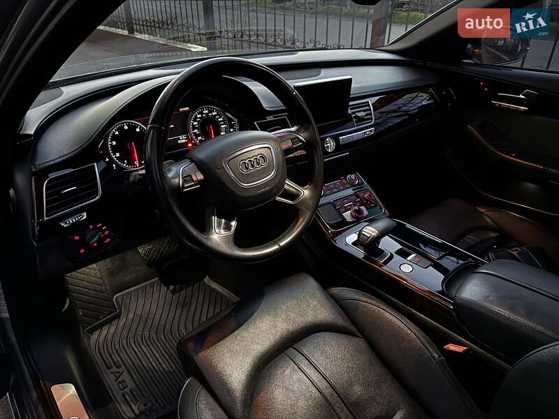 Седан Audi A8 2013 в Одессе