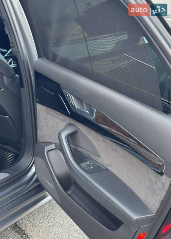 Седан Audi A8 2016 в Запорожье