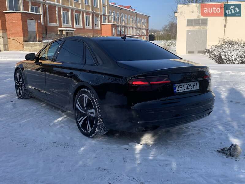 Седан Audi A8 2015 в Умани