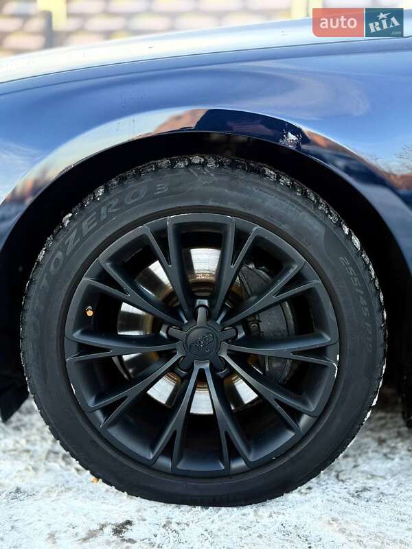 Седан Audi A8 2013 в Киеве