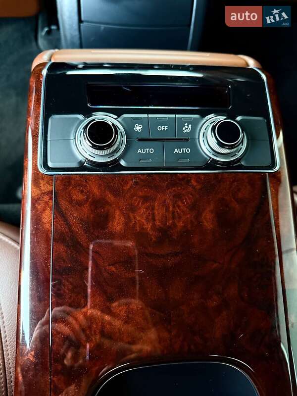 Седан Audi A8 2013 в Киеве