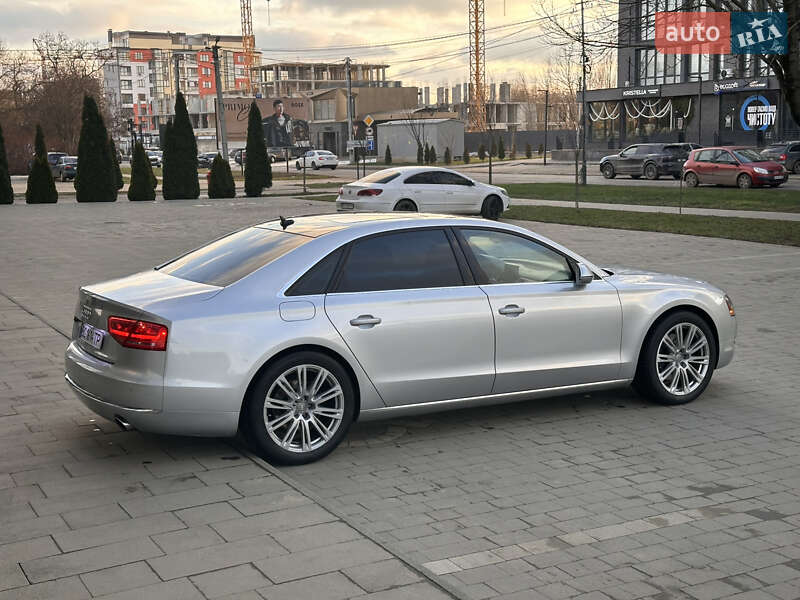 Седан Audi A8 2012 в Ужгороде