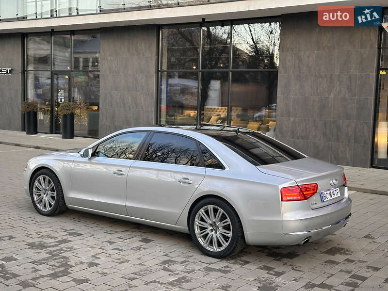 Седан Audi A8 2012 в Ужгороде