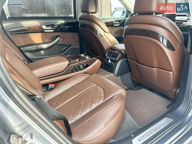 Седан Audi A8 2016 в Ивано-Франковске