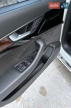 Седан Audi A8 2013 в Києві