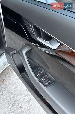 Седан Audi A8 2013 в Києві