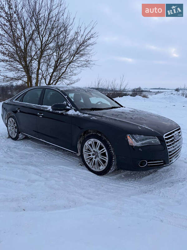 Седан Audi A8 2013 в Луцке