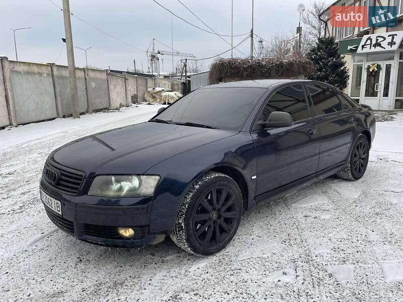 Седан Audi A8 2004 в Полтаве