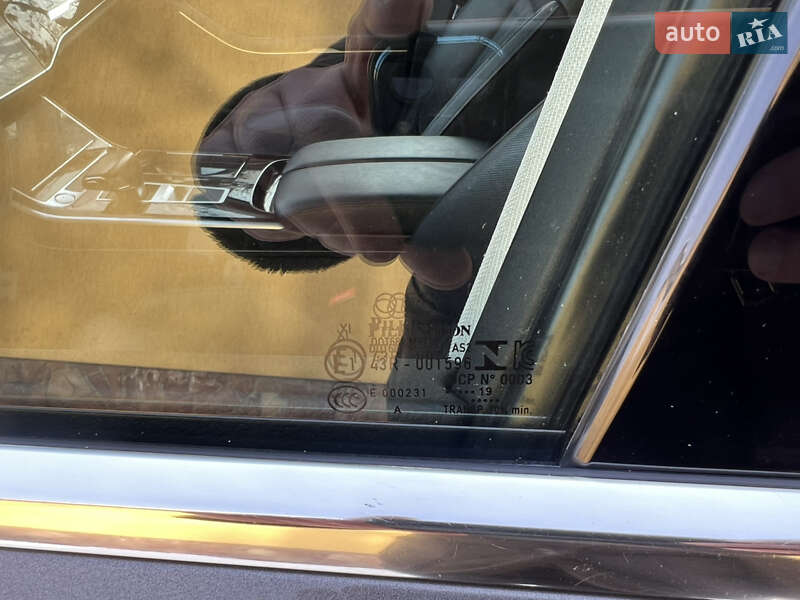 Седан Audi A8 2019 в Львове