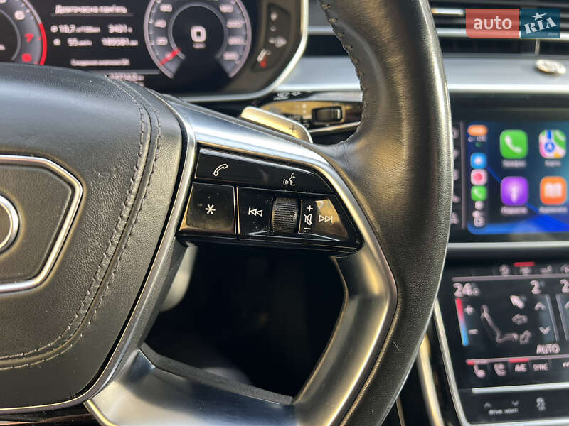 Седан Audi A8 2019 в Львове