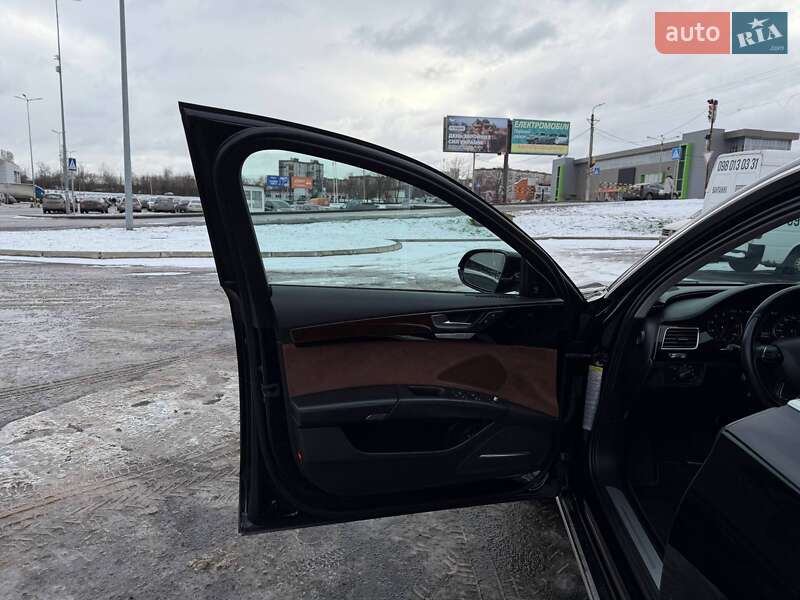 Седан Audi A8 2012 в Кривом Роге