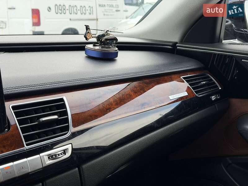 Седан Audi A8 2012 в Кривом Роге