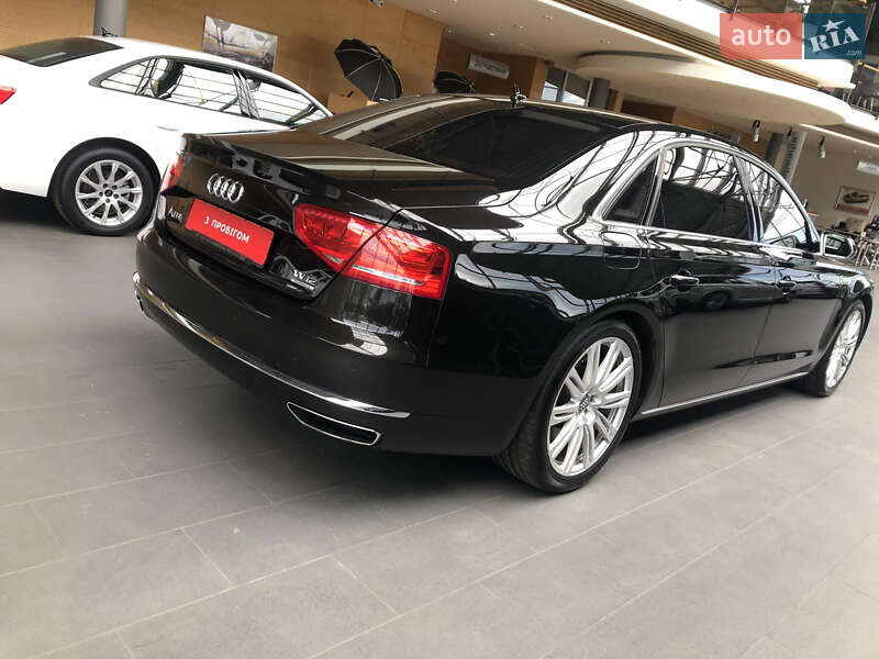 Седан Audi A8 2012 в Днепре