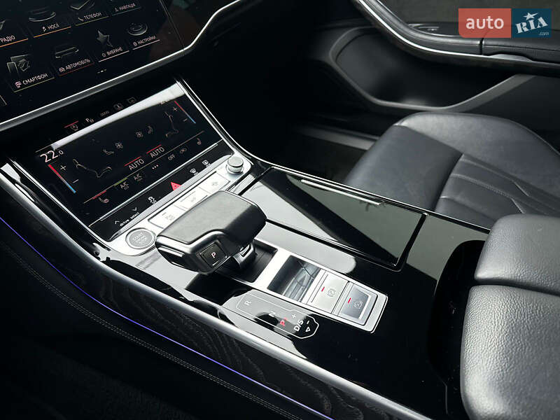 Седан Audi A8 2021 в Днепре