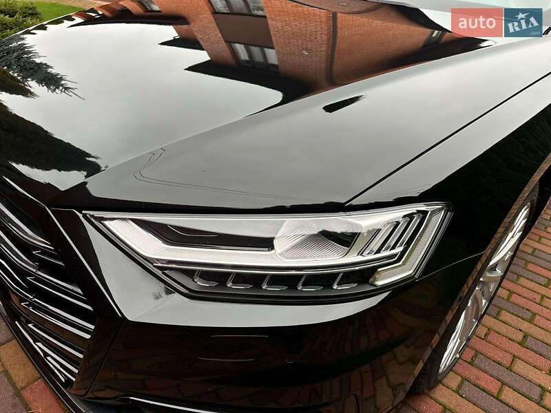 Седан Audi A8 2021 в Днепре