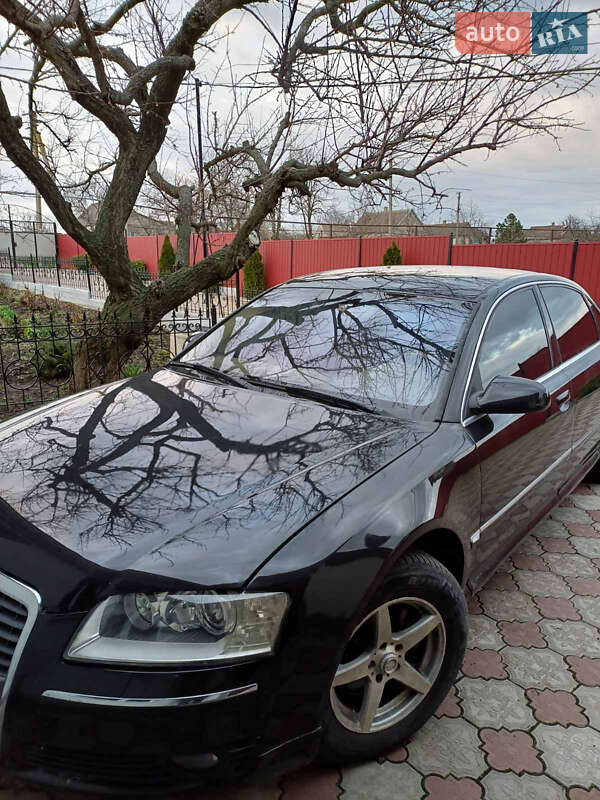 Седан Audi A8 2005 в Днепре