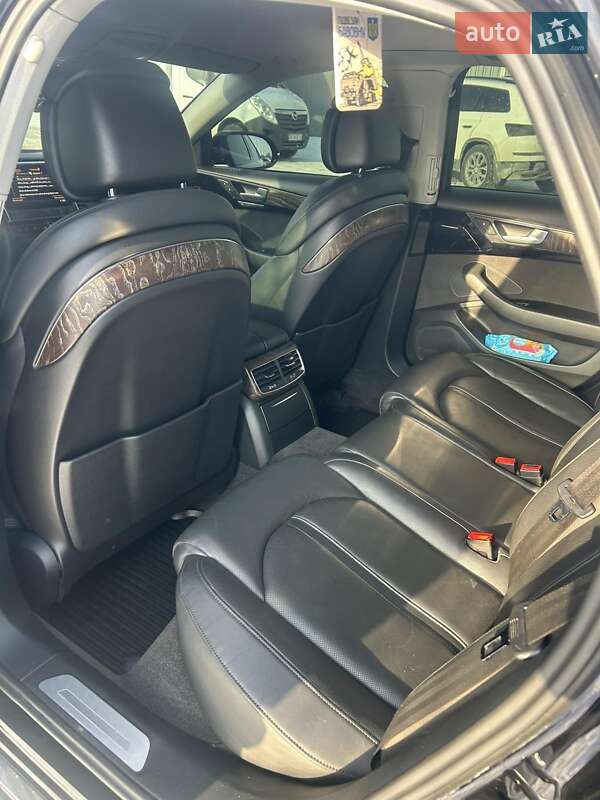 Седан Audi A8 2014 в Киеве