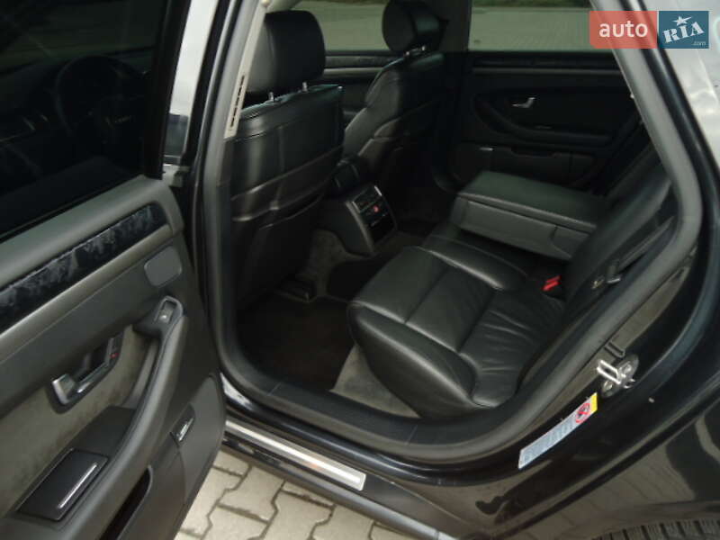 Седан Audi A8 2004 в Львове