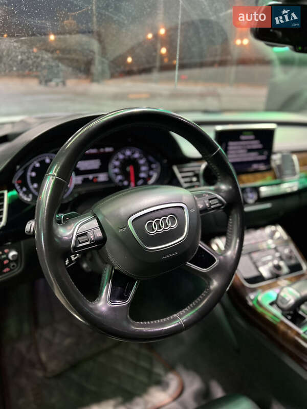 Седан Audi A8 2016 в Одессе