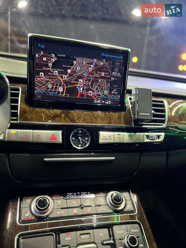 Седан Audi A8 2016 в Одессе